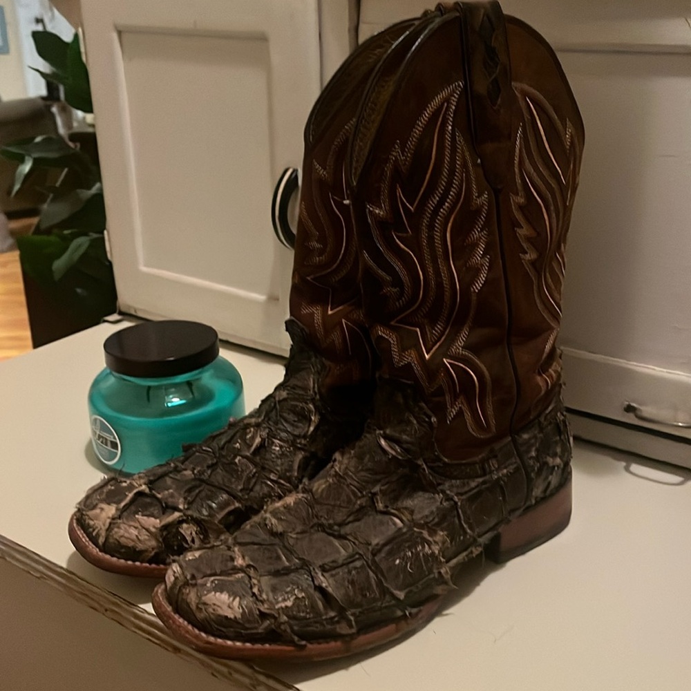 Men’s durango fish skin boots 10 WIDE.